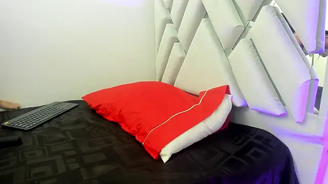 leslyylove online show from 12-05-24, 07:38