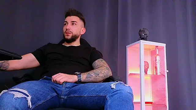 MightyAaron66 online show from 02-11-25, 02:46