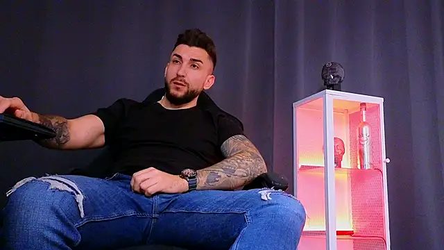 MightyAaron66 online show from 02-11-25, 05:47