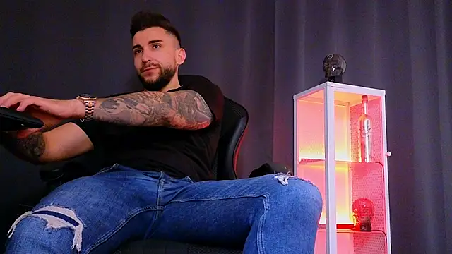 MightyAaron66 online show from 02-11-25, 08:48