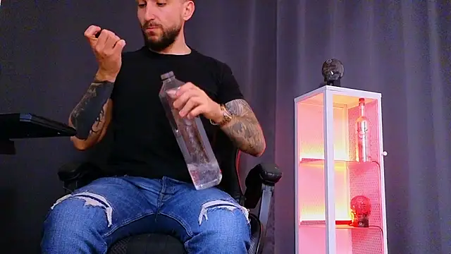 MightyAaron66 online show from 02-12-25, 08:59