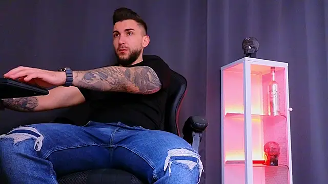 MightyAaron66 online show from 02-15-25, 10:44