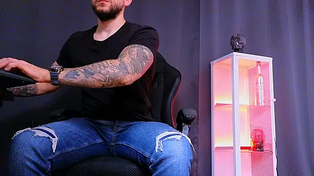 MightyAaron66 online show from 03-01-25, 08:45