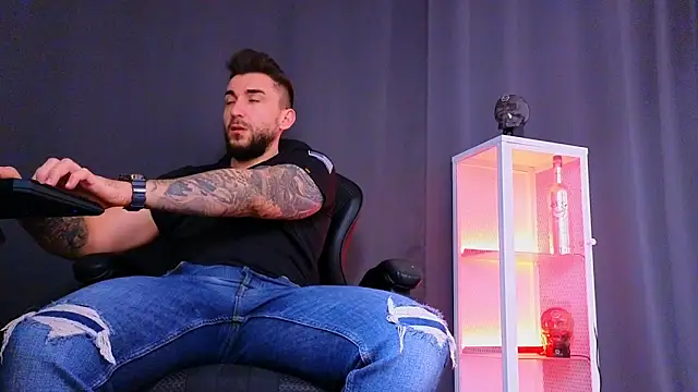 MightyAaron66 online show from 03-06-25, 02:51