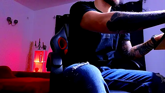 MightyAaron66 online show from 09-27-25, 01:32