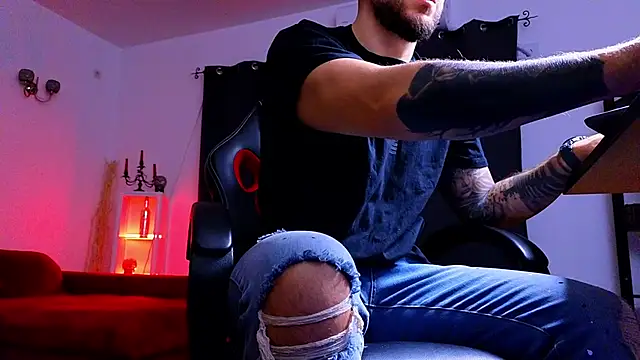 MightyAaron66 online show from 10-12-25, 01:48