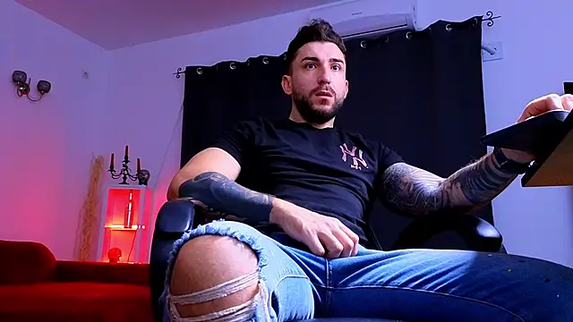 MightyAaron66 online show from 10-19-25, 04:24