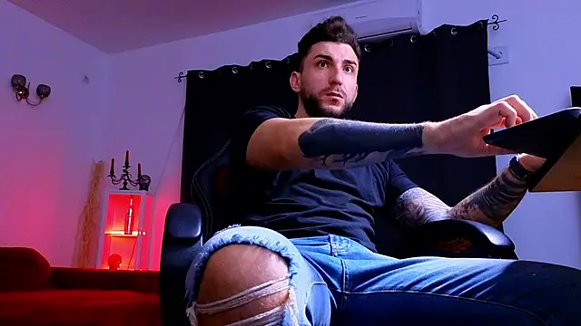 MightyAaron66 online show from 10-22-25, 04:13