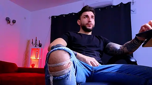 MightyAaron66 online show from 11-18-25, 03:27