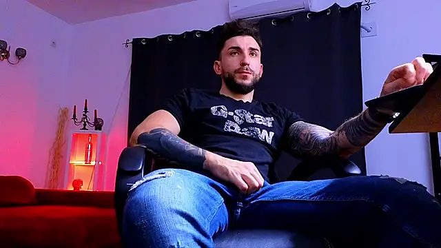 MightyAaron66 online show from 11-26-25, 03:35