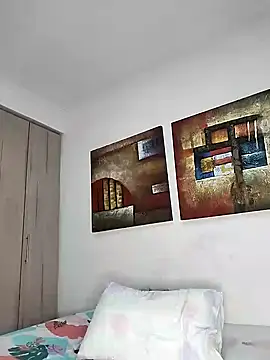 cuteluci  online show from 01-01-25, 07:09