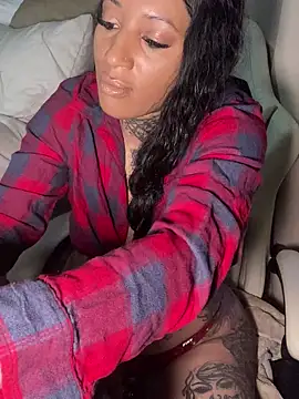 CrownedNyaries online show from 01-08-25, 07:03