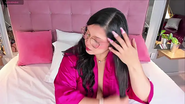 ArticaBelle online show from 11-25-25, 04:45