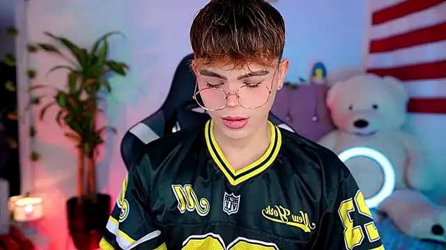 Snapshot of PRINCE_STEV chatting on 11-17-25, 08:03 PRINCE STEV online show from 11-17-25, 08:03