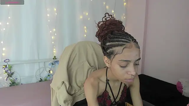 Abigail Wilson  online show from 01-04-25, 08:27