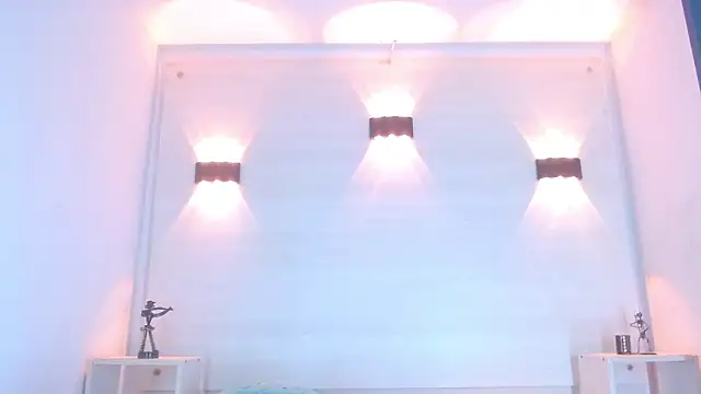 Snapshot of Molly_Spears chatting on 02-08-25, 03:42 Molly Spears online show from 02-08-25, 03:42