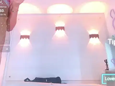 Snapshot of Molly_Spears chatting on 02-22-25, 02:52 Molly Spears online show from 02-22-25, 02:52