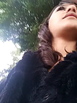 Snapshot of Nicky-7 chatting on 12-19-24, 10:21 Nicky-7 online show from 12-19-24, 10:21