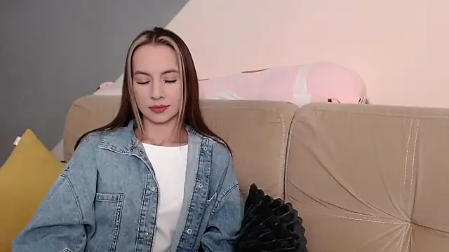 Snapshot of AmbrielHailey chatting on 10-18-25, 01:08 AmbrielHailey online show from 10-18-25, 01:08