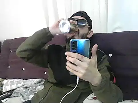 Snapshot of kallaviz chatting on 12-15-25, 06:12 kallaviz online show from 12-15-25, 06:12