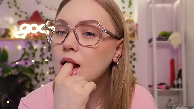 MonicaAsis online show from 01-17-26, 05:38