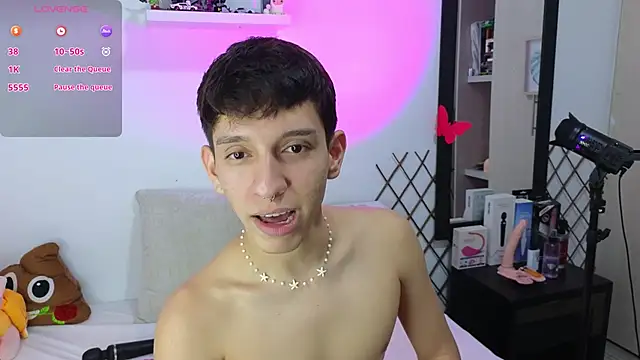 milky  boy  online show from 03-14-25, 03:59