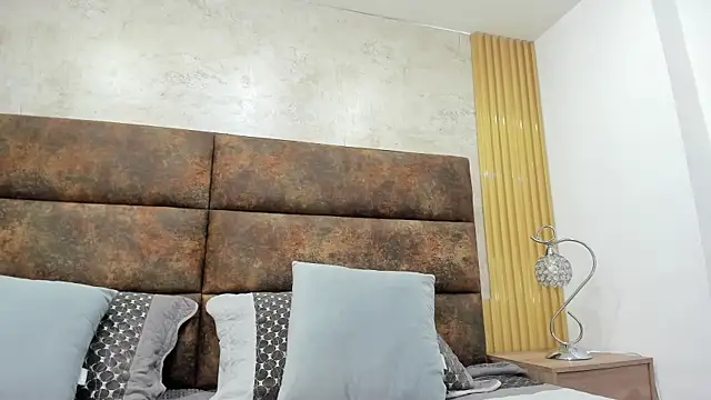 AuroraBon online show from 12-16-25, 02:38