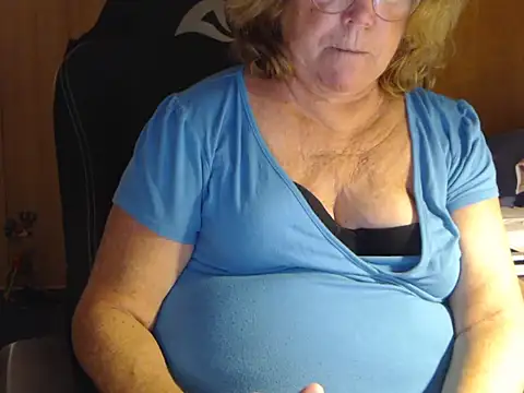 Snapshot of _sunshine__ chatting on 12-02-24, 04:31 sunshine online show from 12-02-24, 04:31