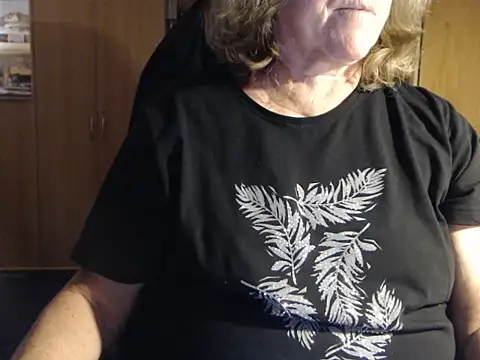 Snapshot of _sunshine__ chatting on 12-25-24, 04:32 sunshine online show from 12-25-24, 04:32