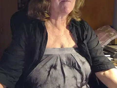 Snapshot of _sunshine__ chatting on 01-12-25, 07:21 sunshine online show from 01-12-25, 07:21