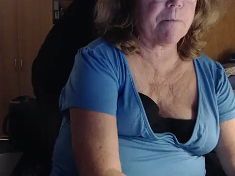 Snapshot of _sunshine__ chatting on 01-19-25, 07:15 sunshine online show from 01-19-25, 07:15