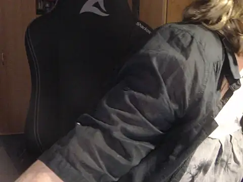 Snapshot of _sunshine__ chatting on 02-21-25, 06:37 sunshine online show from 02-21-25, 06:37