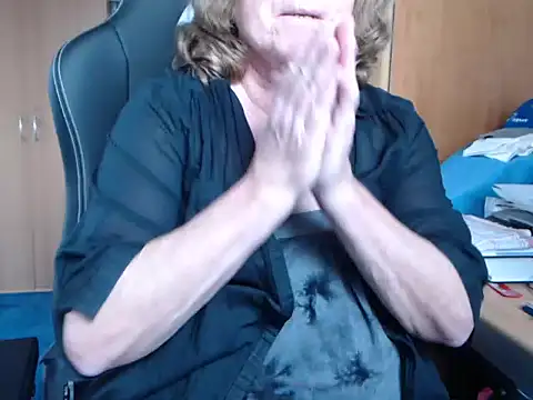 Snapshot of _sunshine__ chatting on 03-04-25, 07:19 sunshine online show from 03-04-25, 07:19