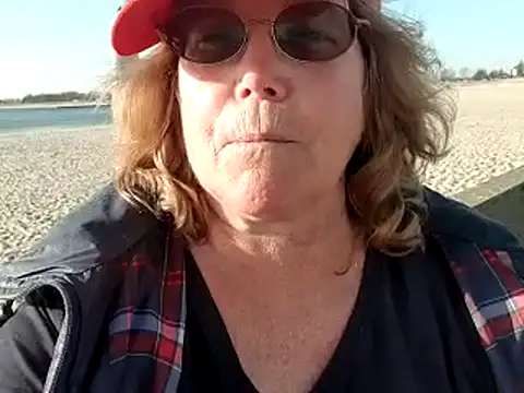 Snapshot of _sunshine__ chatting on 03-21-25, 03:35 sunshine online show from 03-21-25, 03:35