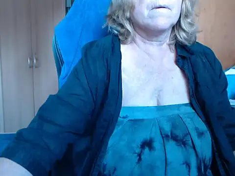 Snapshot of _sunshine__ chatting on 10-01-25, 06:52 sunshine online show from 10-01-25, 06:52