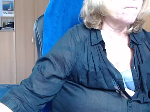 Snapshot of _sunshine__ chatting on 10-26-25, 07:36 sunshine online show from 10-26-25, 07:36