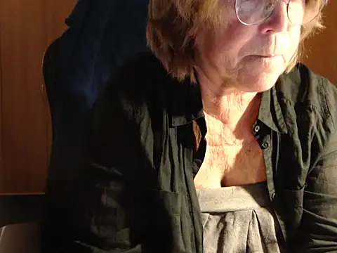 Snapshot of _sunshine__ chatting on 11-07-25, 05:02 sunshine online show from 11-07-25, 05:02