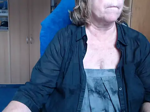 Snapshot of _sunshine__ chatting on 11-14-25, 07:40 sunshine online show from 11-14-25, 07:40