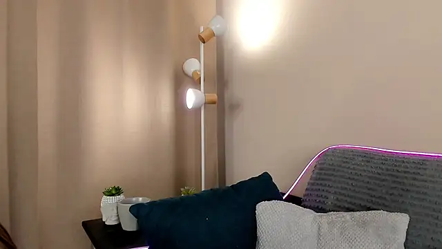 EdithHaskell online show from 12-28-24, 07:33