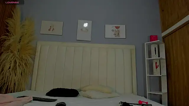 Paula-Brown1 online show from 10-17-25, 07:05