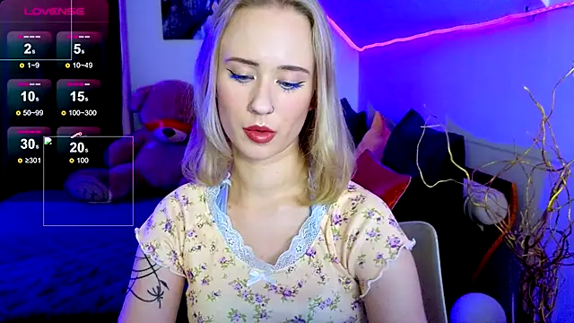 SashaBrooks online show from 10-22-25, 06:51