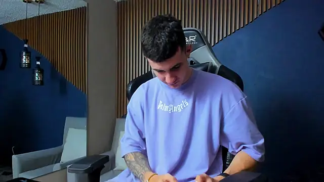 JacksonOlsenn online show from 01-19-25, 07:47