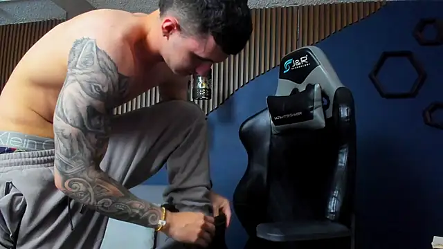 JacksonOlsenn online show from 01-20-25, 01:50