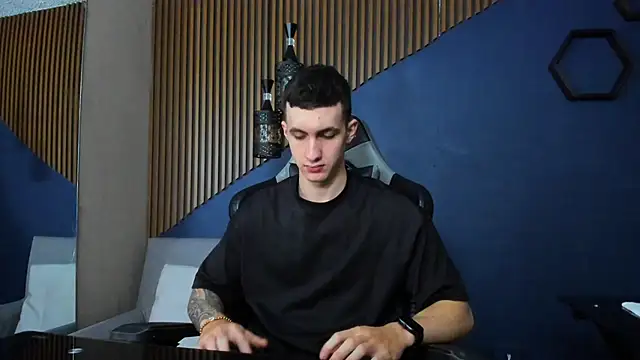 JacksonOlsenn online show from 02-07-25, 12:17