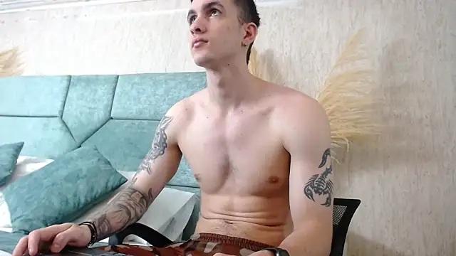 JacksonOlsenn online show from 02-11-25, 12:16