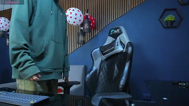 JacksonOlsenn online show from 02-18-25, 12:06