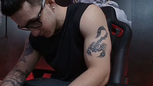 JacksonOlsenn online show from 10-11-25, 08:51