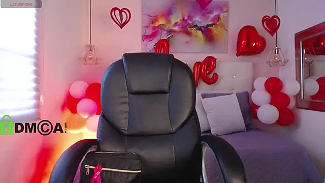 Snapshot of Cristal__adams chatting on 02-13-25, 01:26 Cristal adams online show from 02-13-25, 01:26