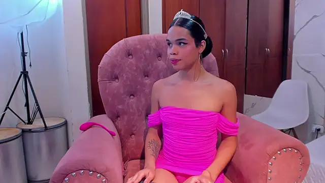 evelyn wine online show from 11-10-25, 07:02