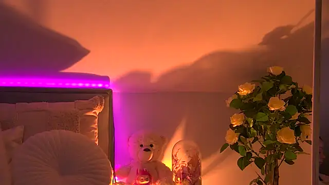 AngeliqueSkye online show from 10-29-25, 04:15